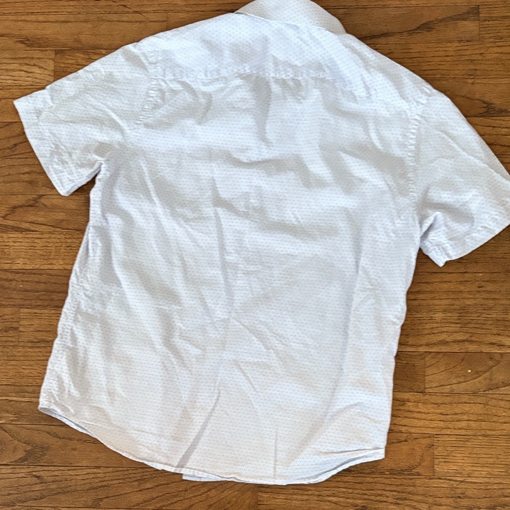 UNTUCKit Men's Light Blue Short Sleeve Shirt - Picture 4 of 5